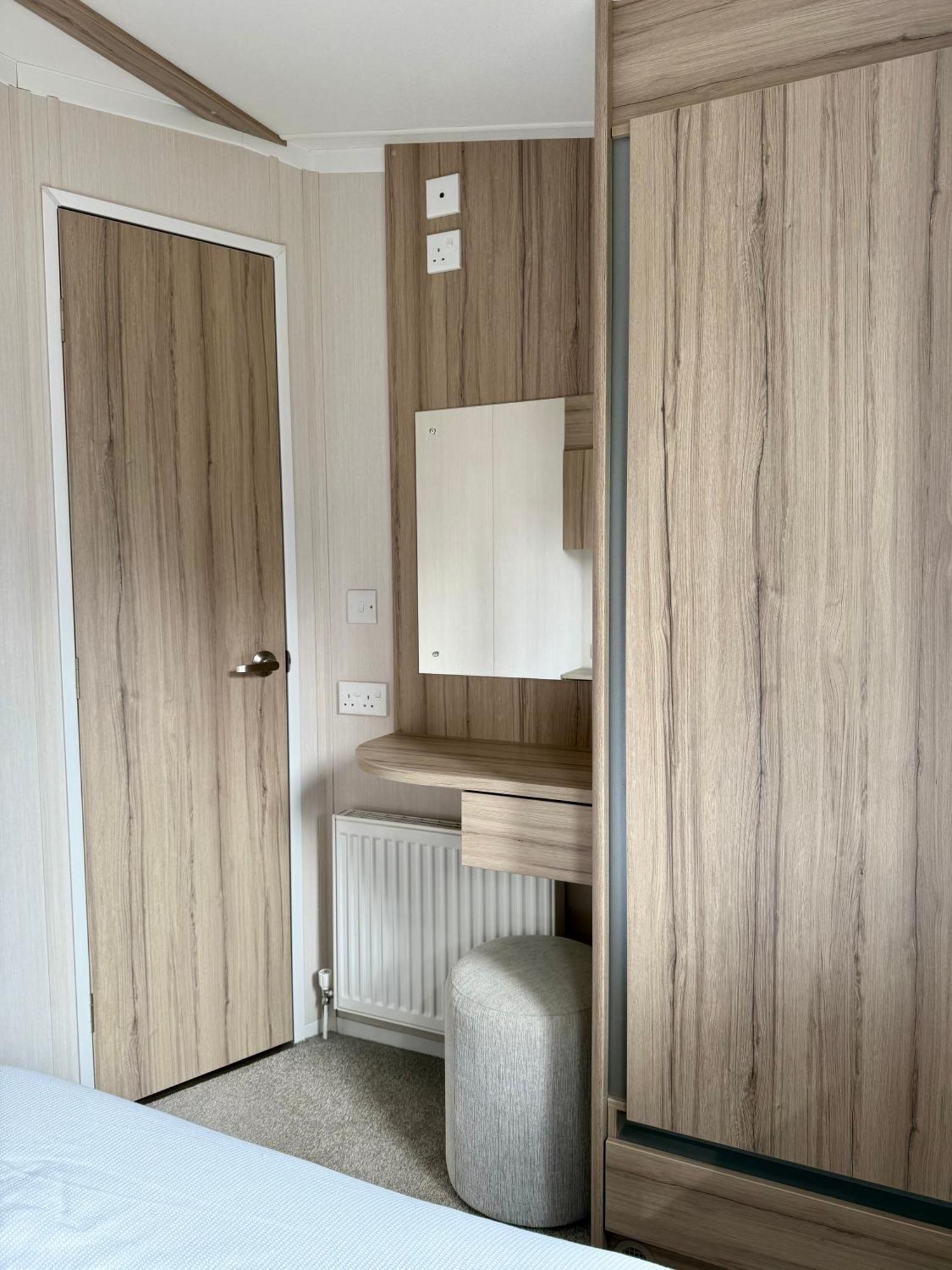 The Salmon Van - Beautiful, Luxury Static Caravan อาเบอร์ลัวร์ ภายนอก รูปภาพ