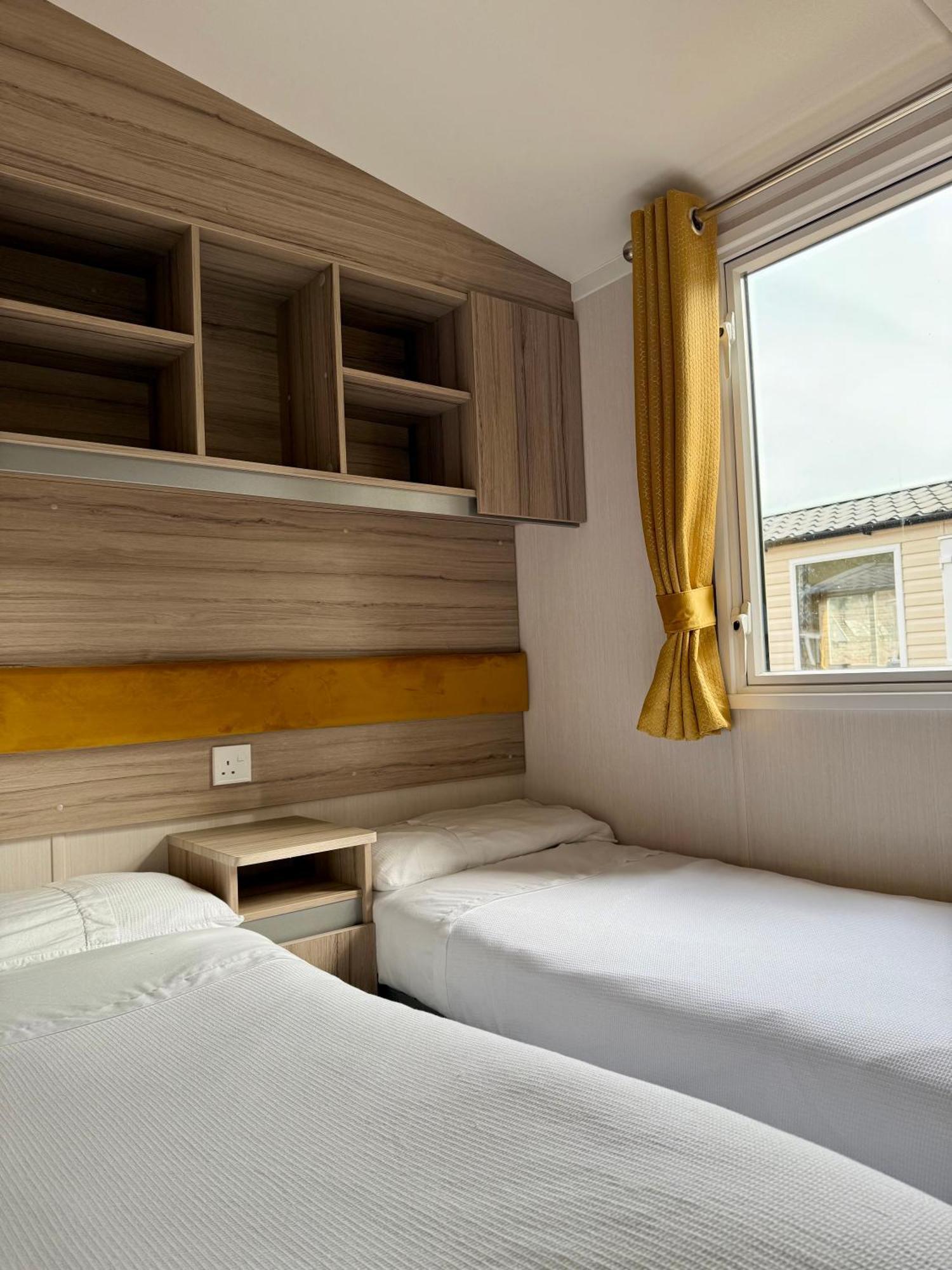 The Salmon Van - Beautiful, Luxury Static Caravan อาเบอร์ลัวร์ ภายนอก รูปภาพ